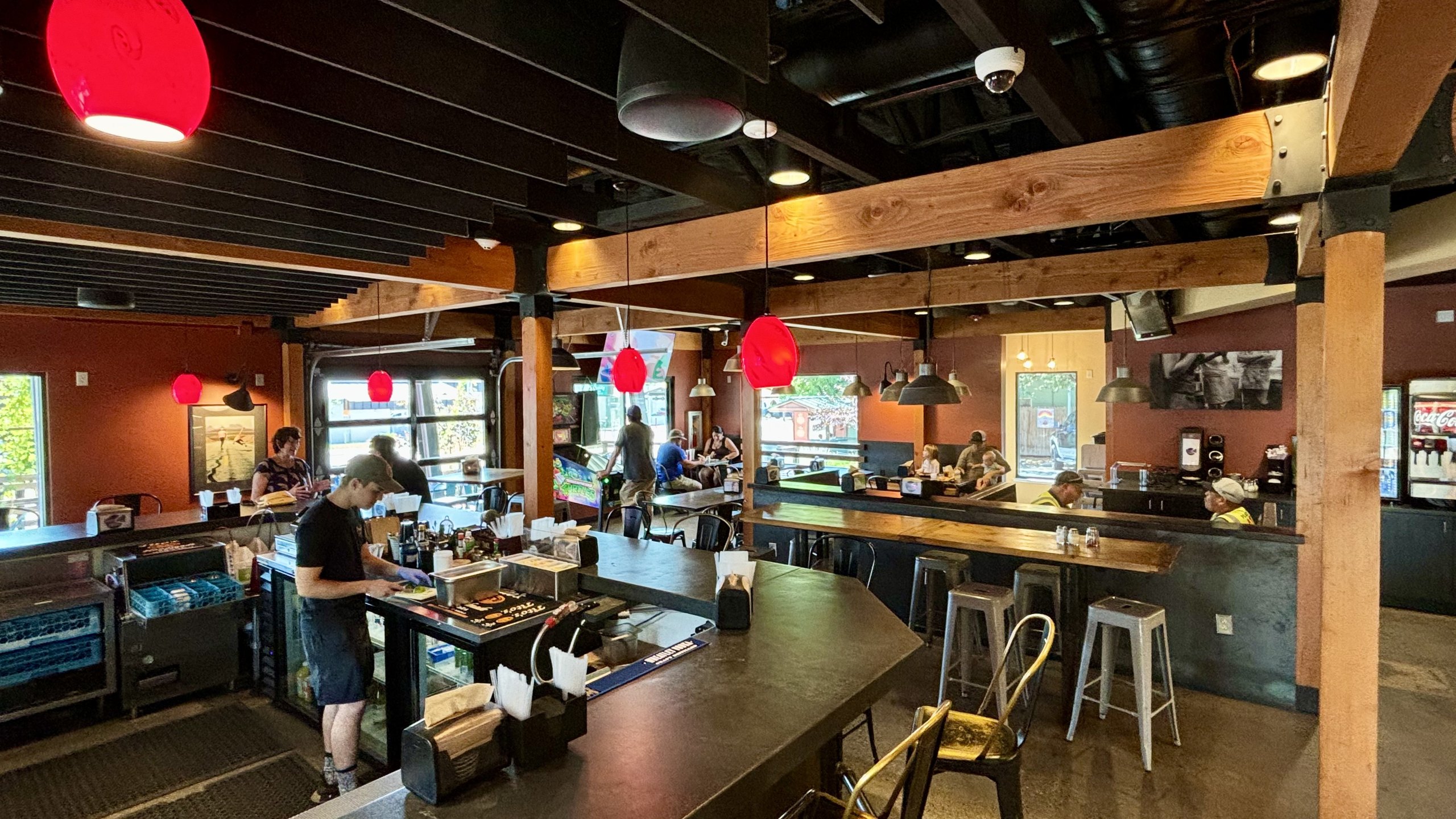 The dining room at HomeSlice Pizza North Main
